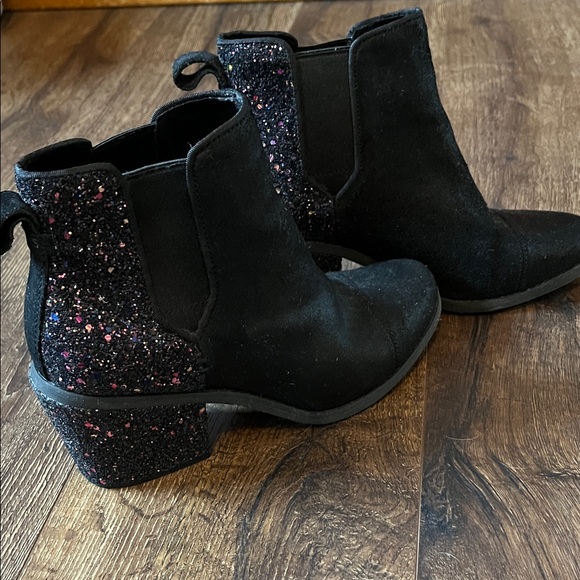 Toms Shoes - Black Glitter Ankle Boots by Toms